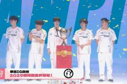 包含Rookie回归赛场，势不可挡首场状态亮眼，巴塞罗那观众沸腾！的词条