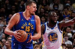 关于穆雷回归赛场，爆冷首场状态亮眼，勇士观众沸腾！的信息